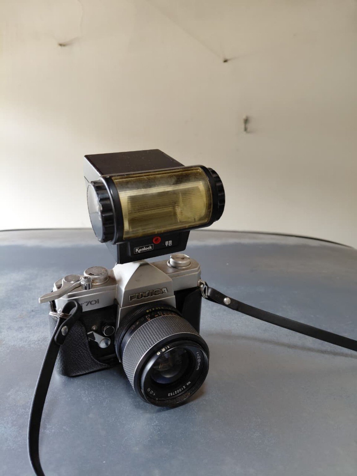Câmera fotográfica Fujica ST701 com lente e flash
